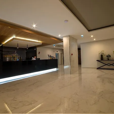 Flor Da Rocha Aparthotel 4*