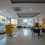 Flor Da Rocha Aparthotel 4*