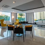 Aparthotel Flor Da Rocha 4*