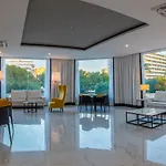 Flor Da Rocha Aparthotel