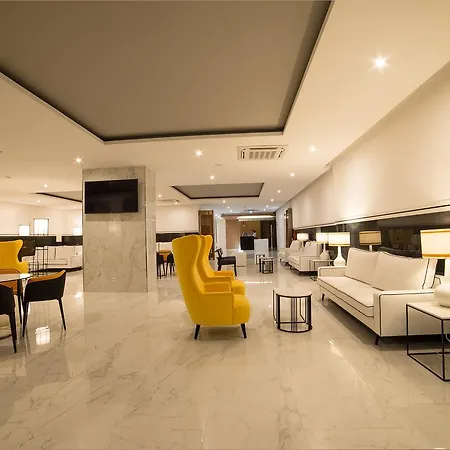 Flor Da Rocha Aparthotel