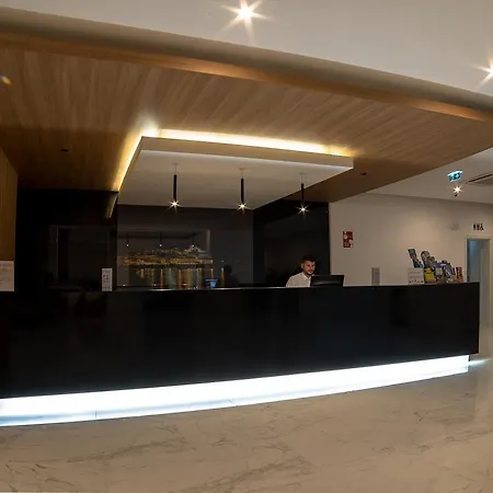 Lägenhetshotell Flor Da Rocha 4*