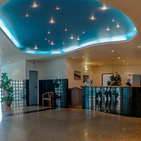 Lägenhetshotell Flor Da Rocha 4*