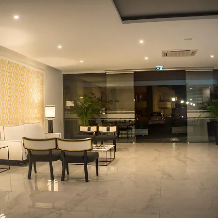 Flor Da Rocha Lägenhetshotell 4*