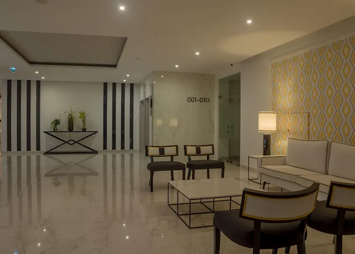 Aparthotel Flor Da Rocha 4*